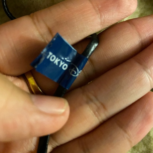 BRAND NEW DISNEY Beauty & The Beast Rose Necklace - Picture 7 of 7